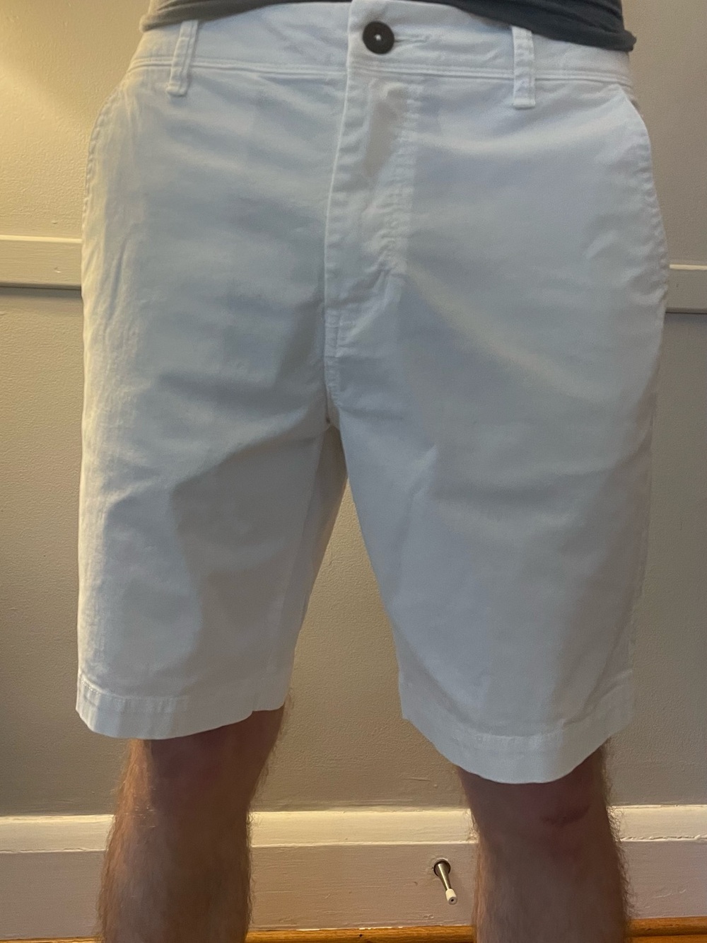 Aeropostale Men's Classic White Chino Shorts 9”